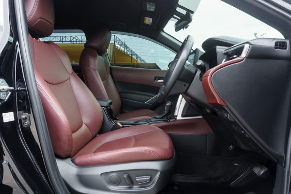 TOYOTA COROLLA CROSS 1.8 HYBRID PREMIUM ปี2020 (1ขษ5154) - Image 11