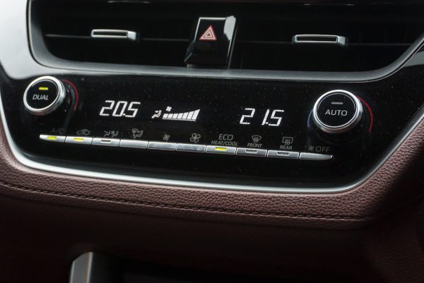 TOYOTA COROLLA CROSS 1.8 HYBRID PREMIUM ปี2020 (1ขษ5154) - Image 21