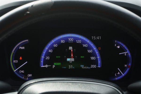 TOYOTA COROLLA CROSS 1.8 HYBRID PREMIUM ปี2020 (1ขธ3884) - Image 31