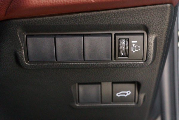 TOYOTA COROLLA CROSS 1.8 HYBRID PREMIUM ปี2020 (1ขข7130) - Image 26