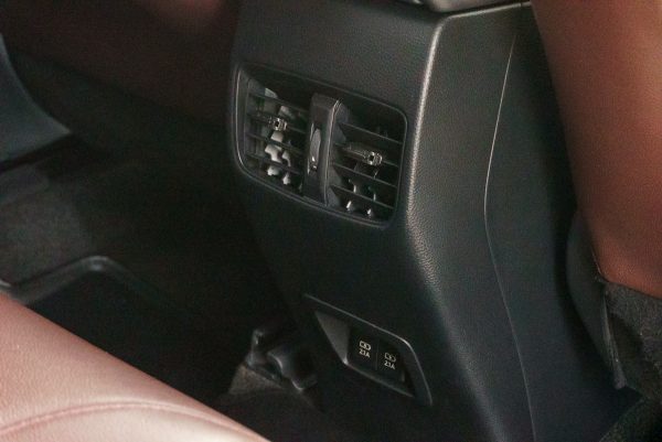 TOYOTA COROLLA CROSS 1.8 HYBRID PREMIUM ปี2020 (1ขข7130) - Image 28