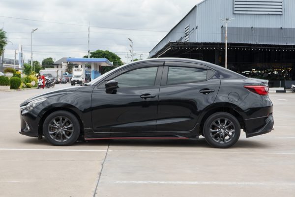 MAZDA 2 1.3 HIGH CONNECT ปี2019 (9กจ1301) - Image 10