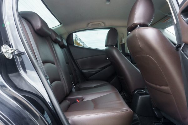 MAZDA 2 1.3 HIGH CONNECT ปี2019 (9กจ1301) - Image 12