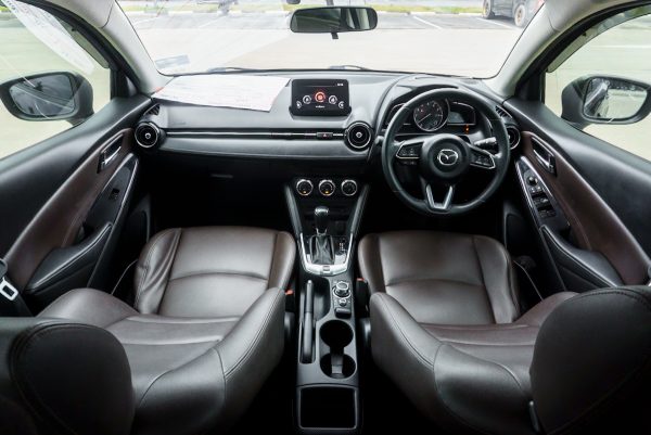MAZDA 2 1.3 HIGH CONNECT ปี2019 (9กจ1301) - Image 15