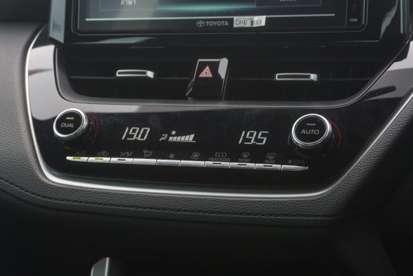 TOYOTA COROLLA CROSS 1.8 HYBRID SMART ปี2021 (2ขณ3095) - Image 20