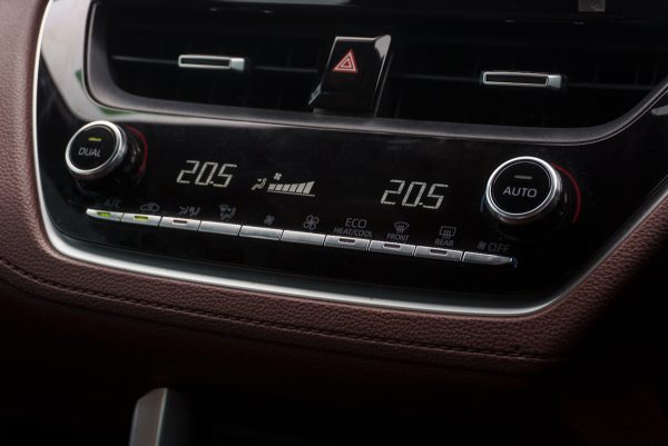 TOYOTA COROLLA CROSS 1.8 HYBRID PREMIUM ปี2021 (2ขช3283) - Image 21