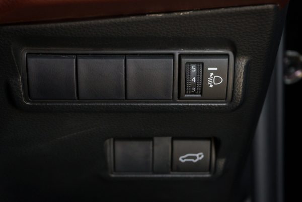 TOYOTA COROLLA CROSS 1.8 HYBRID PREMIUM ปี2021 (2ขช3283) - Image 27