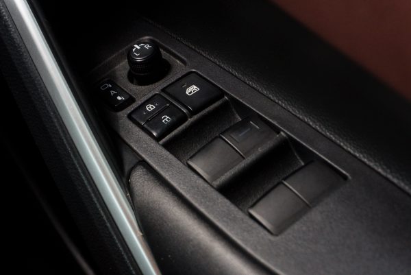 TOYOTA COROLLA CROSS 1.8 HYBRID PREMIUM ปี2021 (2ขช3283) - Image 28