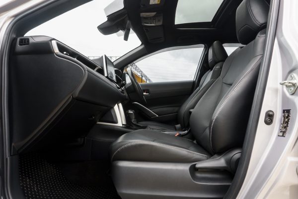 TOYOTA COROLLA CROSS 1.8 HYBRID PREMIUM SAFETY ปี2021 (2ขฌ7994) - Image 15