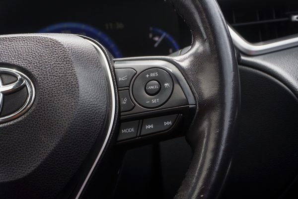 TOYOTA COROLLA CROSS 1.8 HYBRID PREMIUM SAFETY ปี2021 (2ขฌ7994) - Image 19