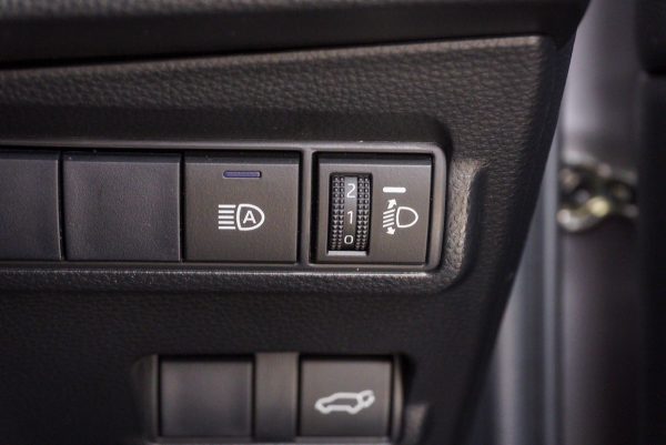 TOYOTA COROLLA CROSS 1.8 HYBRID PREMIUM SAFETY ปี2021 (2ขฌ7994) - Image 26