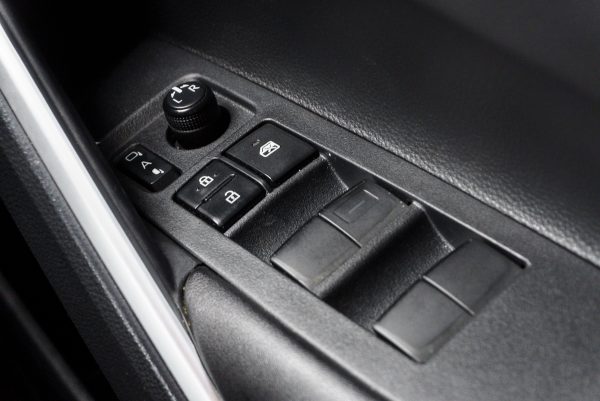 TOYOTA COROLLA CROSS 1.8 HYBRID PREMIUM SAFETY ปี2021 (2ขฌ7994) - Image 28