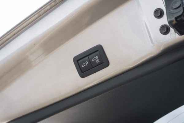 TOYOTA COROLLA CROSS 1.8 HYBRID PREMIUM SAFETY ปี2021 (2ขฌ7994) - Image 31
