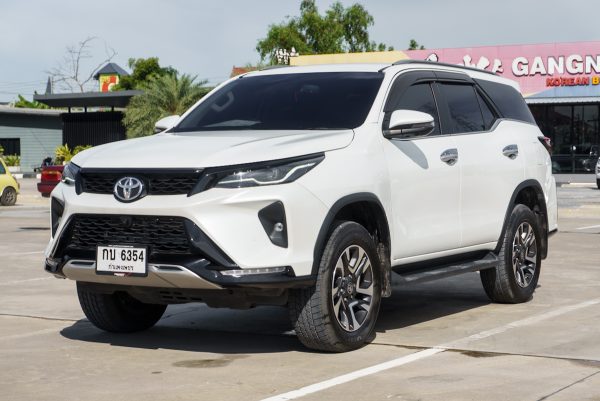 TOYOTA FORTUNER 2.4 LEADER V ปี2024 (กบ6354) - Image 3