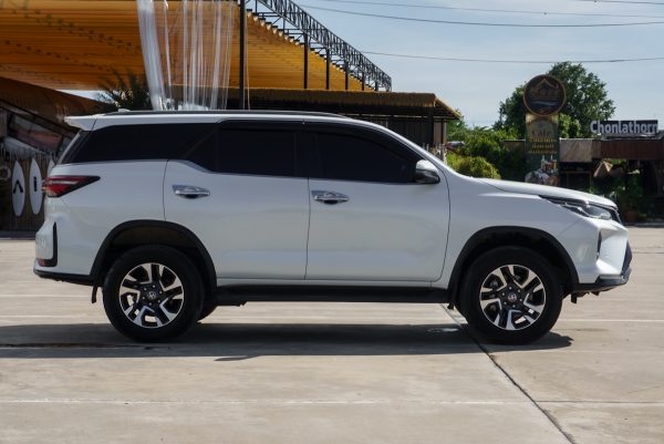 TOYOTA FORTUNER 2.4 LEADER V ปี2024 (กบ6354) - Image 6
