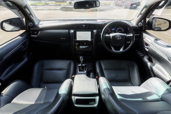 TOYOTA FORTUNER 2.4 LEADER V ปี2024 (กบ6354) - Image 16