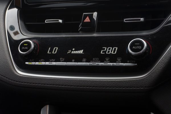 TOYOTA COROLLA CROSS 1.8 HYBRID SMART ปี2021 (2ขฎ8496) - Image 20
