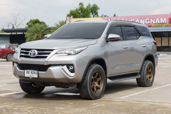 TOYOTA FORTUNER 2.4 V ปี2019 (งย6263) - Image 3