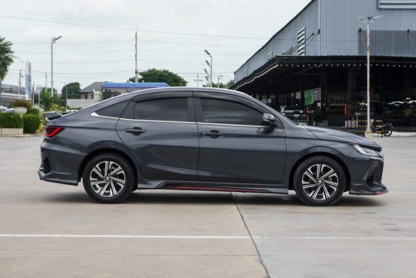 TOYOTA YARIS 1.2 PREMIUM ปี2023 (3ขษ4220) - Image 6