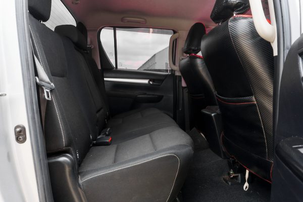 TOYOTA REVO DUAL CAB 2.4 PRERUNNER E PLUS AT ปี2019 (8กท9138) - Image 12