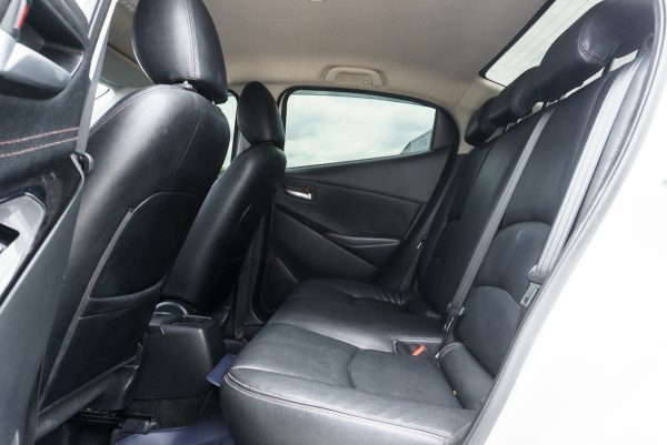 MAZDA 2 1.3 S AT ปี2020 จด ปี2021 (1ขร2718) - Image 13