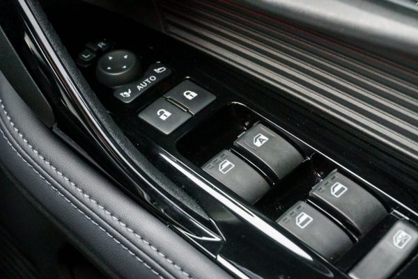 TOYOTA YARIS CROSS 1.5 HYBRID PREMIUM AT ปี 2025 (ชุดจด) - Image 30