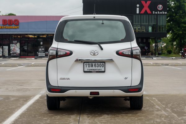 TOYOTA SIENTA 1.5 V ปี2020 (1ขล6300) - Image 8