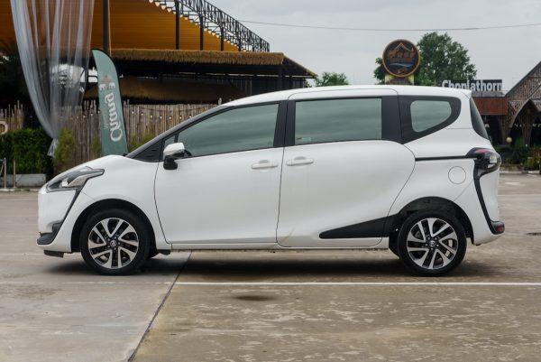 TOYOTA SIENTA 1.5 V ปี2020 (1ขล6300) - Image 10