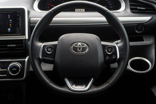 TOYOTA SIENTA 1.5 V ปี2020 (1ขล6300) - Image 16