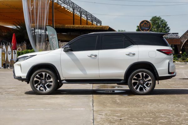 TOYOTA FORTUNER 2.4 LEGENDER ปี2022 (3ขช1827) - Image 10