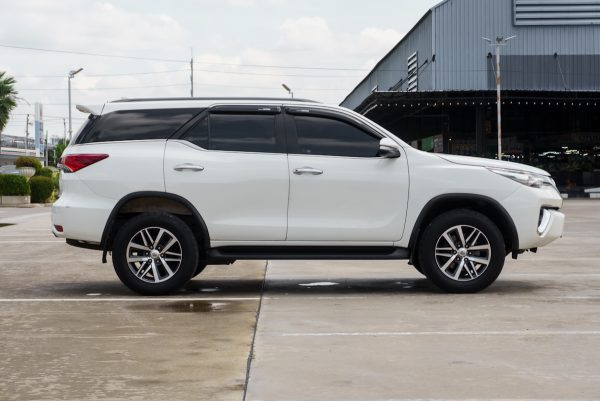 TOYOTA FORTUNER 2.4 V AT ปี2016 (3กฌ98) - Image 6