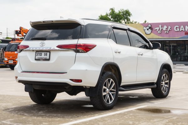 TOYOTA FORTUNER 2.4 V AT ปี2016 (3กฌ98) - Image 7