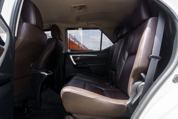 TOYOTA FORTUNER 2.4 V AT ปี2016 (3กฌ98) - Image 13