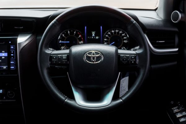 TOYOTA FORTUNER 2.4 V AT ปี2016 (3กฌ98) - Image 17