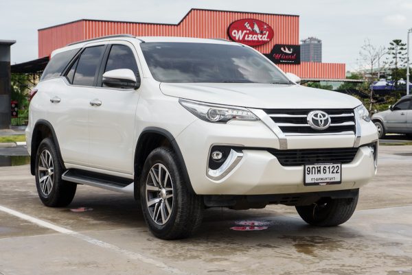 TOYOTA FORTUNER 2.4 V ปี2019 จด2020 (9กฬ6122) - Image 5