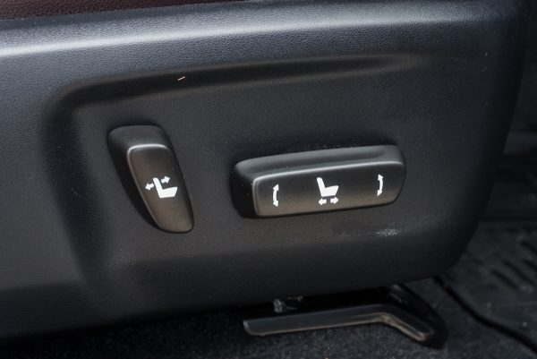 TOYOTA FORTUNER 2.4 V ปี2019 จด2020 (9กฬ6122) - Image 12