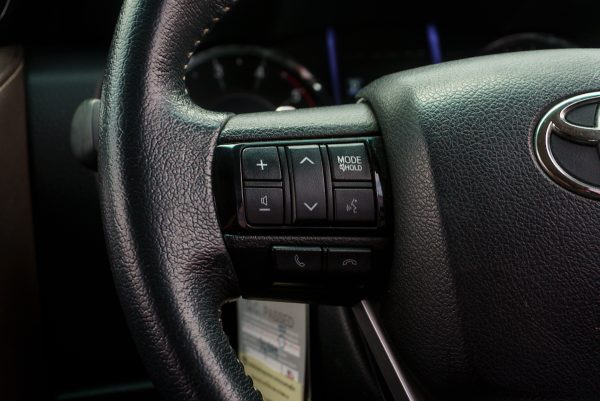 TOYOTA FORTUNER 2.4 V ปี2019 จด2020 (9กฬ6122) - Image 19
